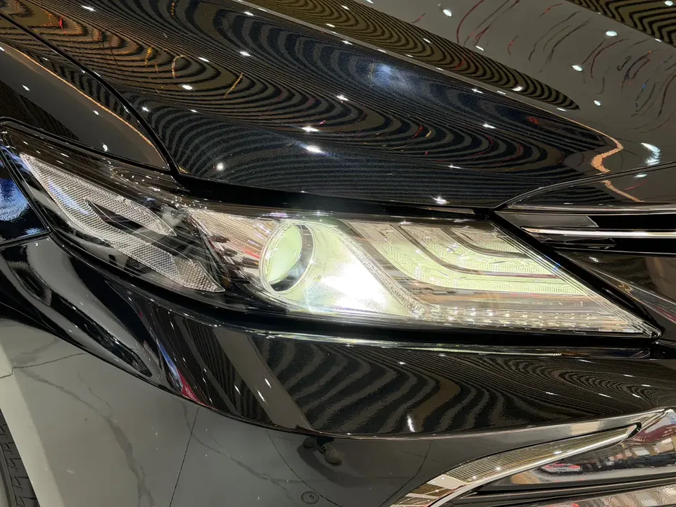 Toyota Camry 2.0G Deluxe Edition 2023 — миниатюра 3