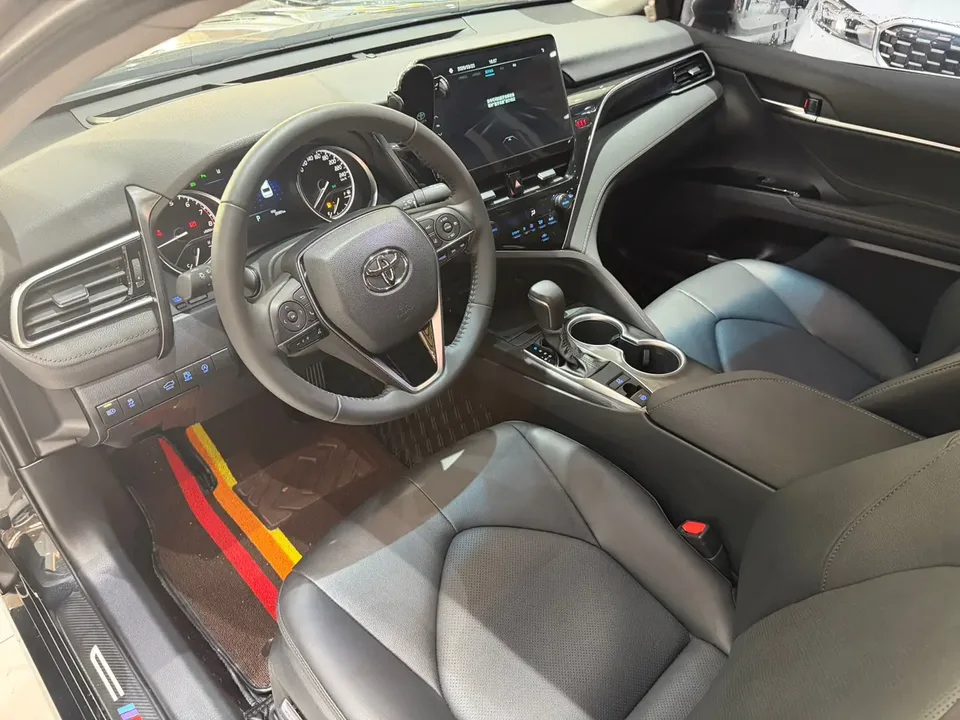 Toyota Camry 2.0G Deluxe Edition 2023 — миниатюра 4