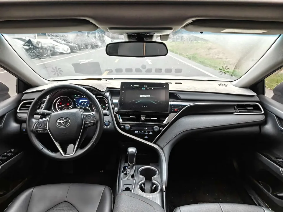 Toyota Camry 2.0G Deluxe Edition 2022 — миниатюра 3