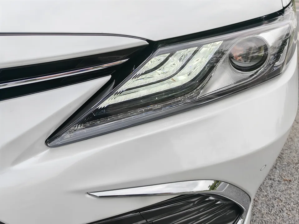 Toyota Camry 2.0G Deluxe Edition 2022 — миниатюра 3