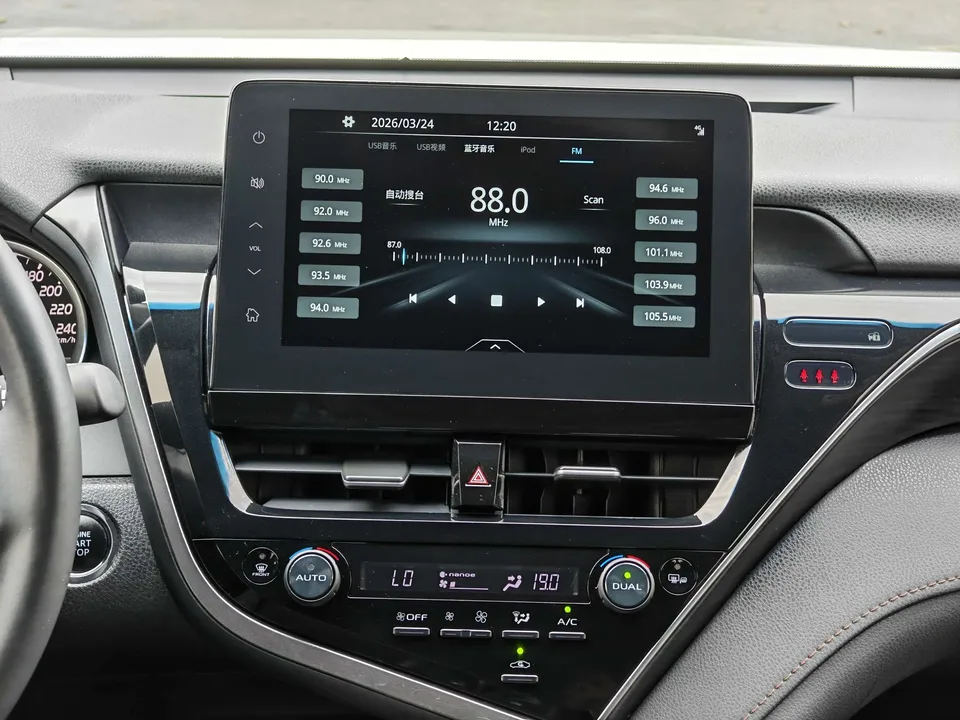 Toyota Camry 2.0G Deluxe Edition 2022 — миниатюра 5