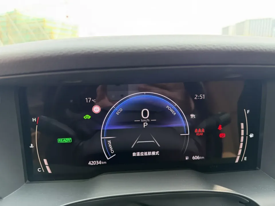 Toyota Camry Hybrid 2.0HGVP Luxury Edition 2024 — миниатюра 4