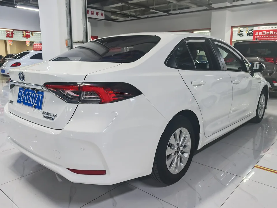 Toyota Corolla Intelligent Electric Hybrid Dual Engine 1.8L E-CVT Pioneer Edition 2024 — миниатюра 4