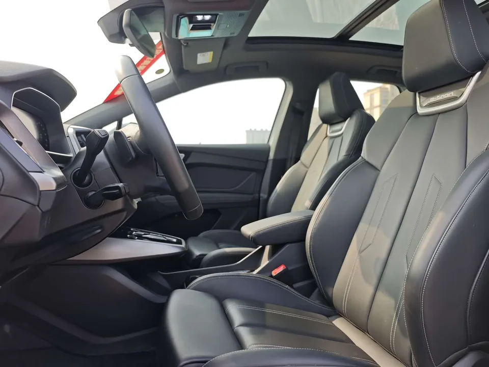 Audi Q4 e-tron Audi Q4 e-tron 2024 40 e-tron Creative Edition 2025 — миниатюра 5