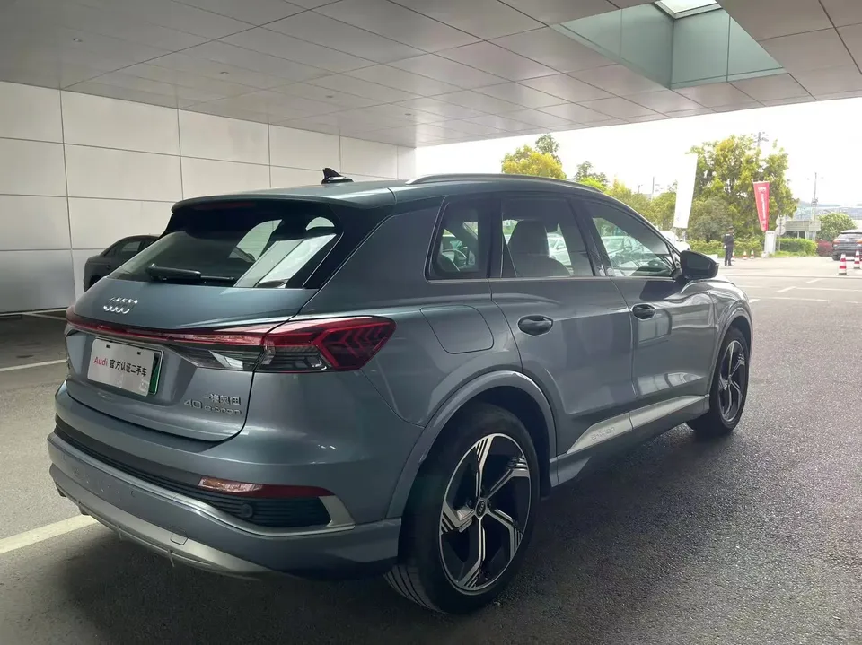 Audi Q4 e-tron Audi Q4 e-tron 2024 40 e-tron Creative Edition 2024 — миниатюра 4