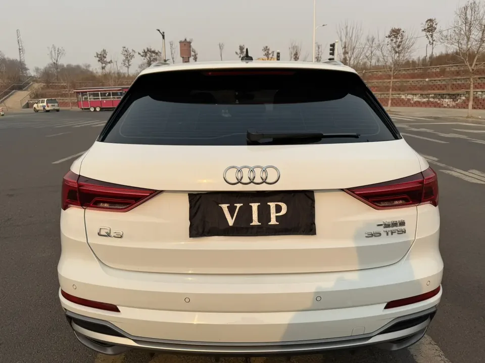 Audi Q3 Audi Q3 2023 35 TFSI Fashionable and Dynamic 2023 — миниатюра 2