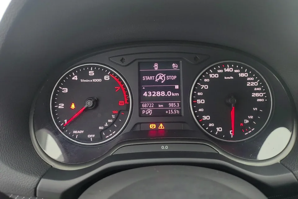 Audi Q2L Audi Q2L 2022 35 TFSI aggressive and dynamic model 2022 — миниатюра 4