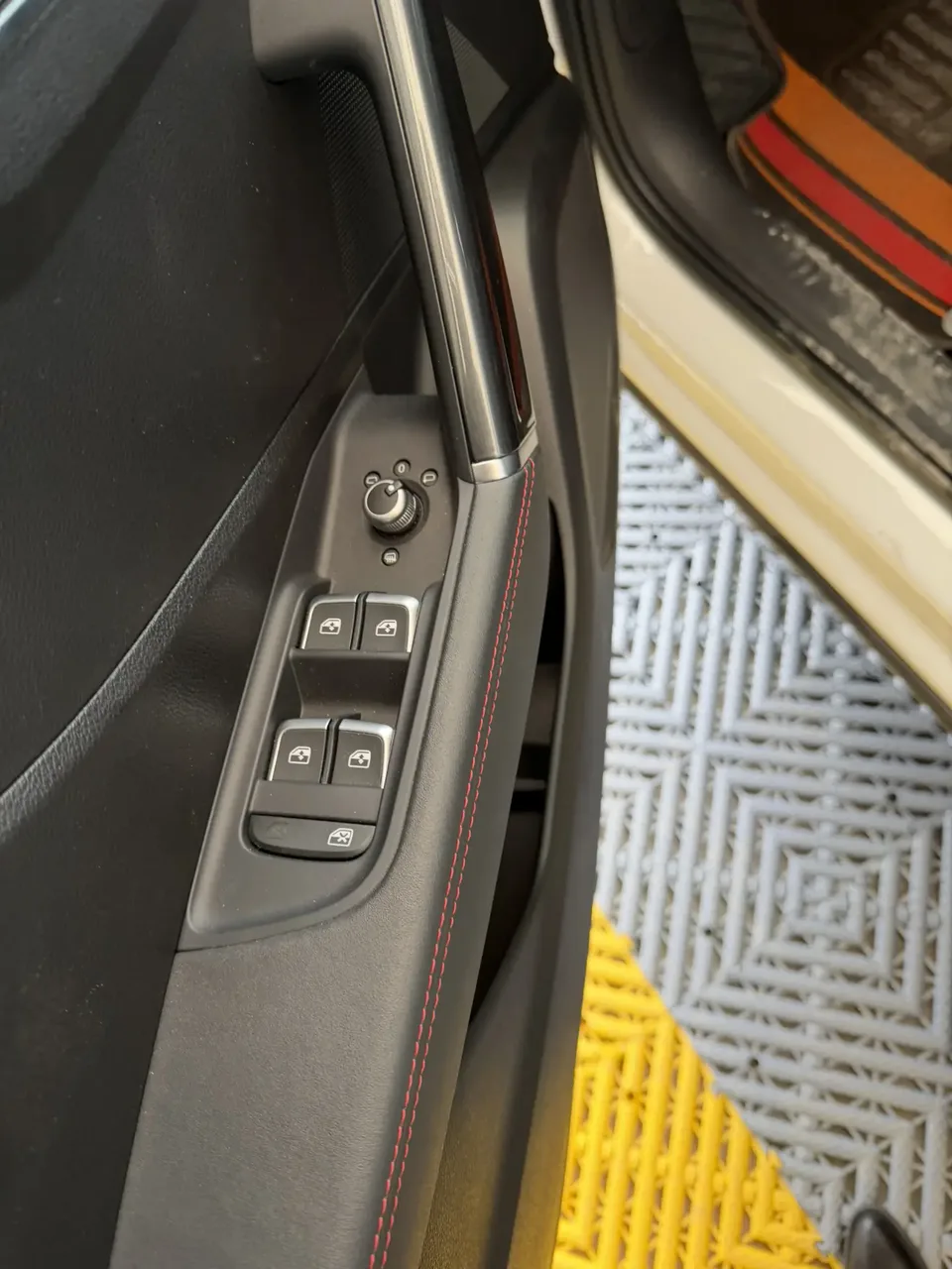 Audi Q2L Audi Q2L 2022 35 TFSI Enterprising and Elegant Model 2022 — миниатюра 4