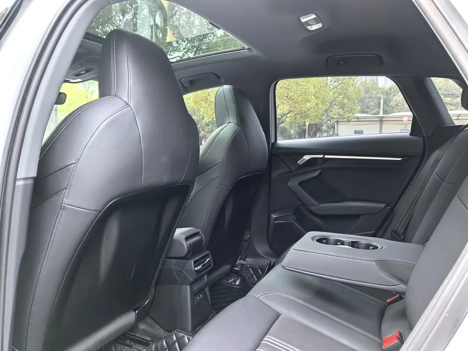 Audi A3 facelift Sportback 35 TFSI stylish and sporty 2023 — миниатюра 4