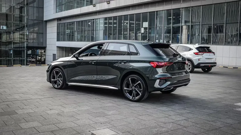 Audi A3 Audi A3 2024 Sportback 35 TFSI Stylish and sporty 2024 — thumbnail 2