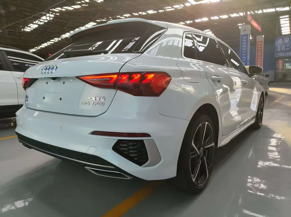 Audi A3 Sportback 35 TFSI Fashionable and Elegant 2023 — миниатюра 2