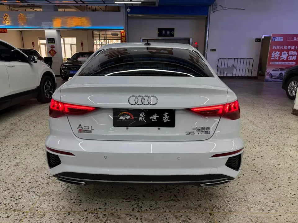 Audi A3 A3L Limousine 35 TFSI Fashion Sports 2023 — миниатюра 2