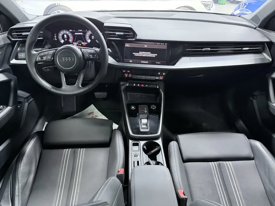 Audi A3 Sportback 35 TFSI stylish and sporty 2023 — миниатюра 5