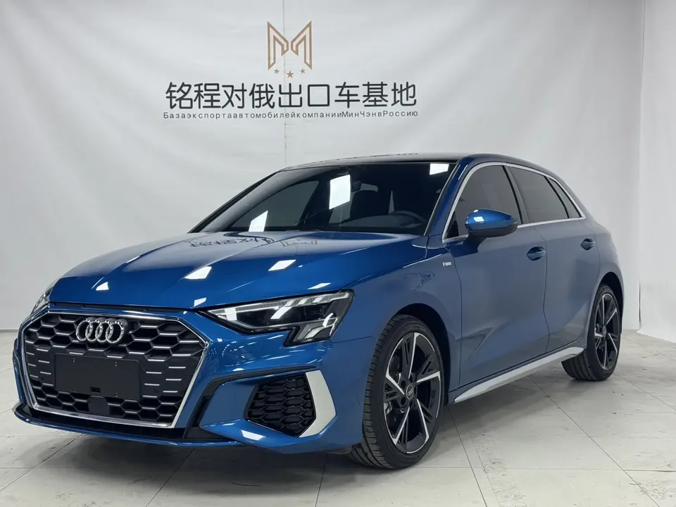 Audi A3 Sportback 35 TFSI stylish and sporty 2023 — фото 1, купить с доставкой в Москву