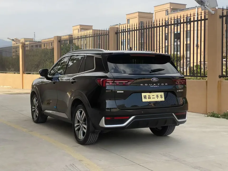 Ford Equator Sport EcoBoost 170 Premium Edition 2023 — миниатюра 4