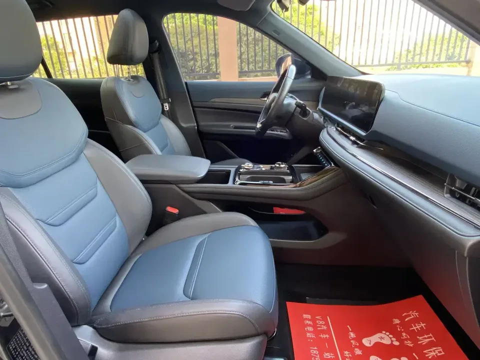 Ford Equator Sport EcoBoost 170 Premium Edition 2023 — миниатюра 5