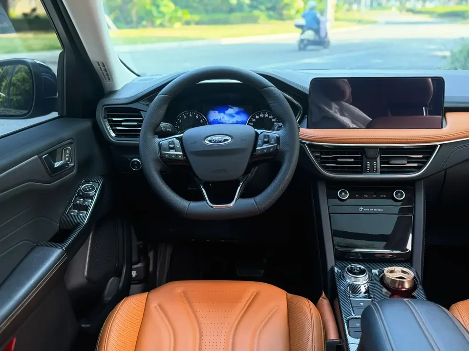 Ford Escape EcoBoost 245 2WD Smart Enjoyment Edition 2023 — миниатюра 3