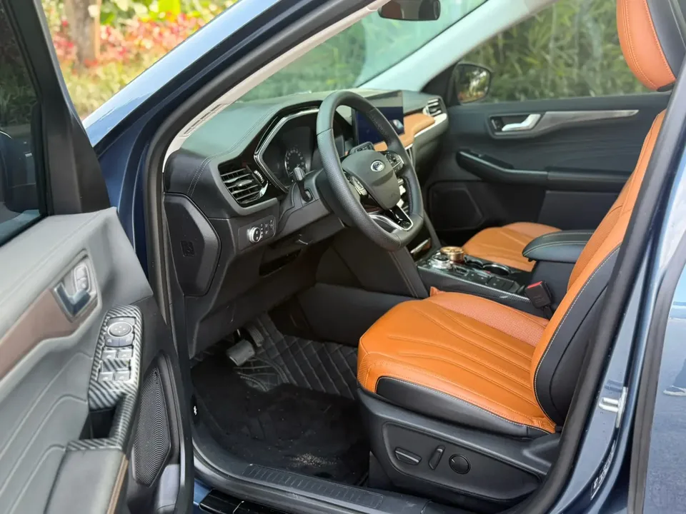 Ford Escape EcoBoost 245 2WD Smart Enjoyment Edition 2023 — миниатюра 4