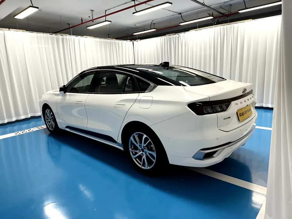 Ford Mondeo facelift EcoBoost 245 luxury model 2023 — миниатюра 2