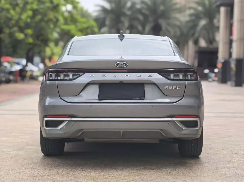 Ford Mondeo Mondeo 2025 EcoBoost 245 Luxury 2024 — миниатюра 2