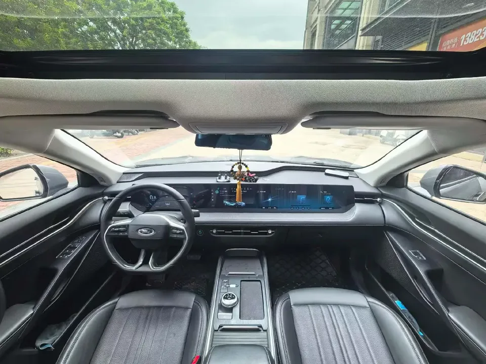 Ford Mondeo Mondeo 2025 EcoBoost 245 Luxury 2024 — миниатюра 5
