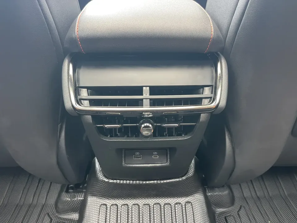 Ford Mondeo EcoBoost 245 Extreme Edition 2022 — миниатюра 4