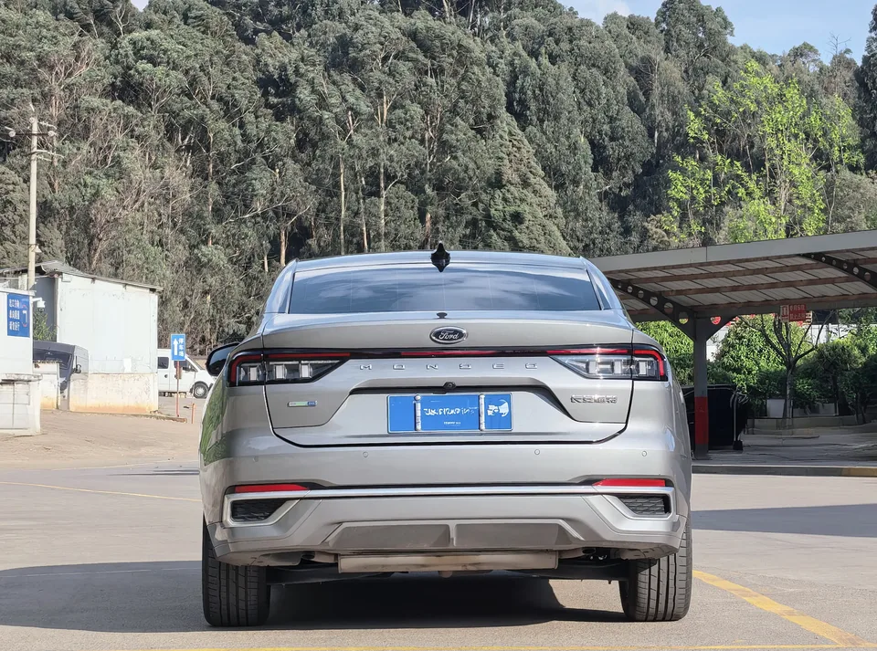 Ford Mondeo Mondeo 2022 facelift EcoBoost 245 luxury model 2023 — миниатюра 2