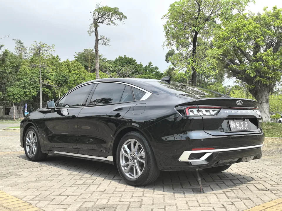 Ford Mondeo Mondeo EcoBoost 180 Luxury 2023 — миниатюра 2