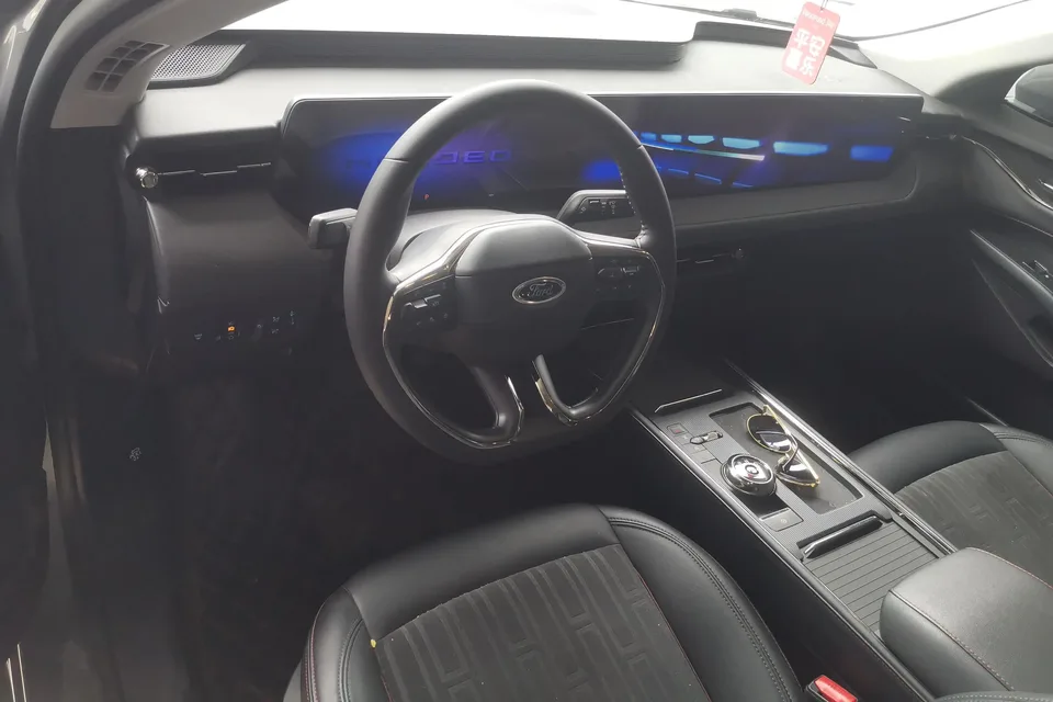 Ford Mondeo Mondeo EcoBoost 180 Luxury 2024 — миниатюра 4