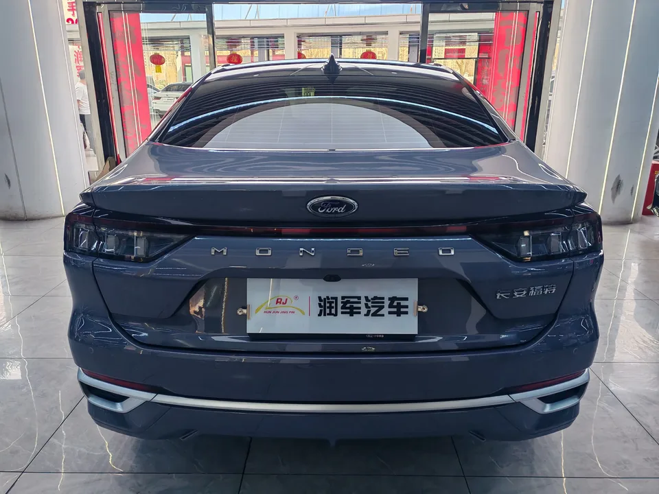 Ford Mondeo Mondeo 2025 2025 Mondeo EcoBoost 245 Extreme Edition 2025 — миниатюра 2