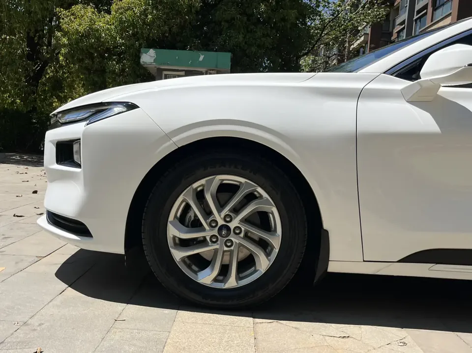 Ford Mondeo facelift EcoBoost 245 Fashion Edition 2023 — миниатюра 4