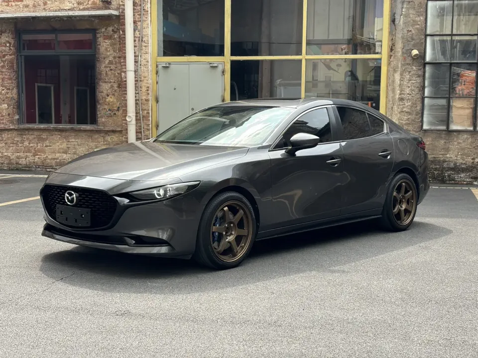 Mazda Axela Mazda3 Angkesela 2022 2.0L Automatic Premium Edition 2022 — photo 1, buy with delivery to Moscow