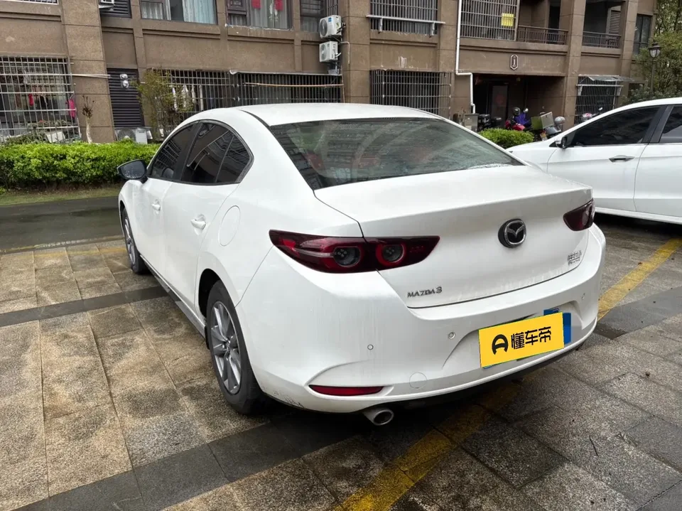 Mazda Axela 2.0L Automatic Quality Edition 2024 — миниатюра 3