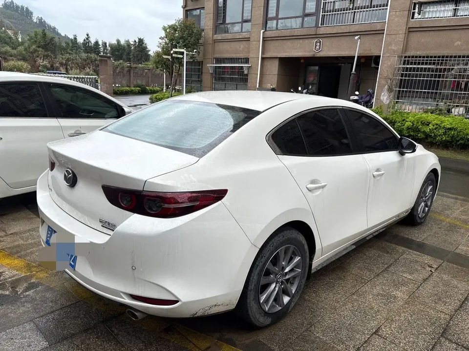 Mazda Axela 2.0L Automatic Quality Edition 2024 — миниатюра 4