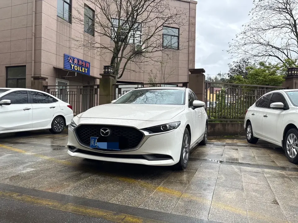 Mazda Axela 2.0L Automatic Quality Edition 2024 — миниатюра 5