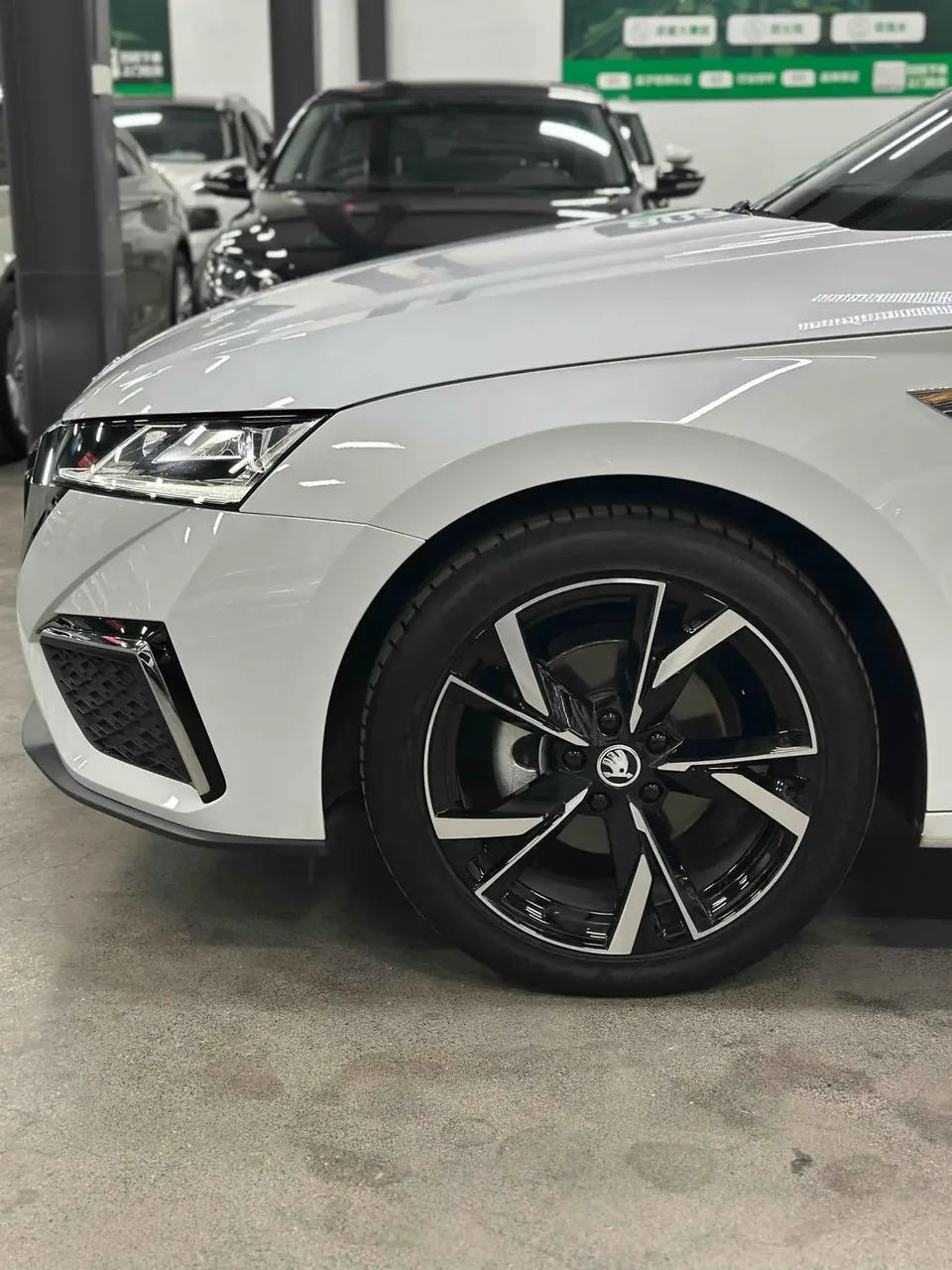 Skoda Octavia Octavia 2023 PRO TSI280 DSG Premium Edition 2024 — миниатюра 4