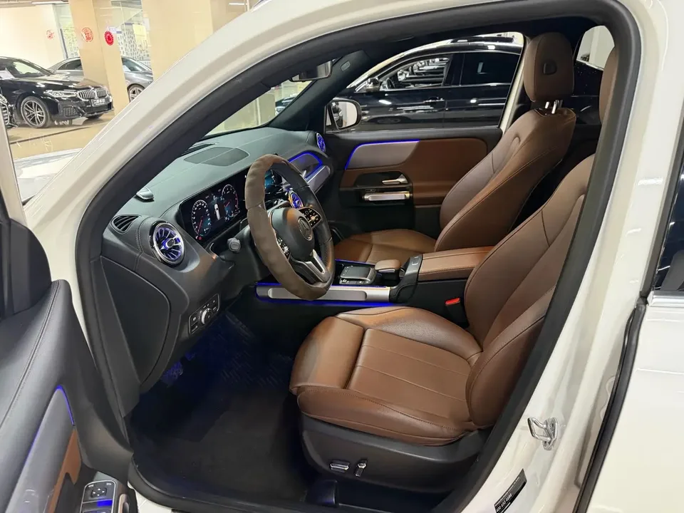 Mercedes-Benz GLB-Class second facelift GLB 200 dynamic version 2022 — миниатюра 4