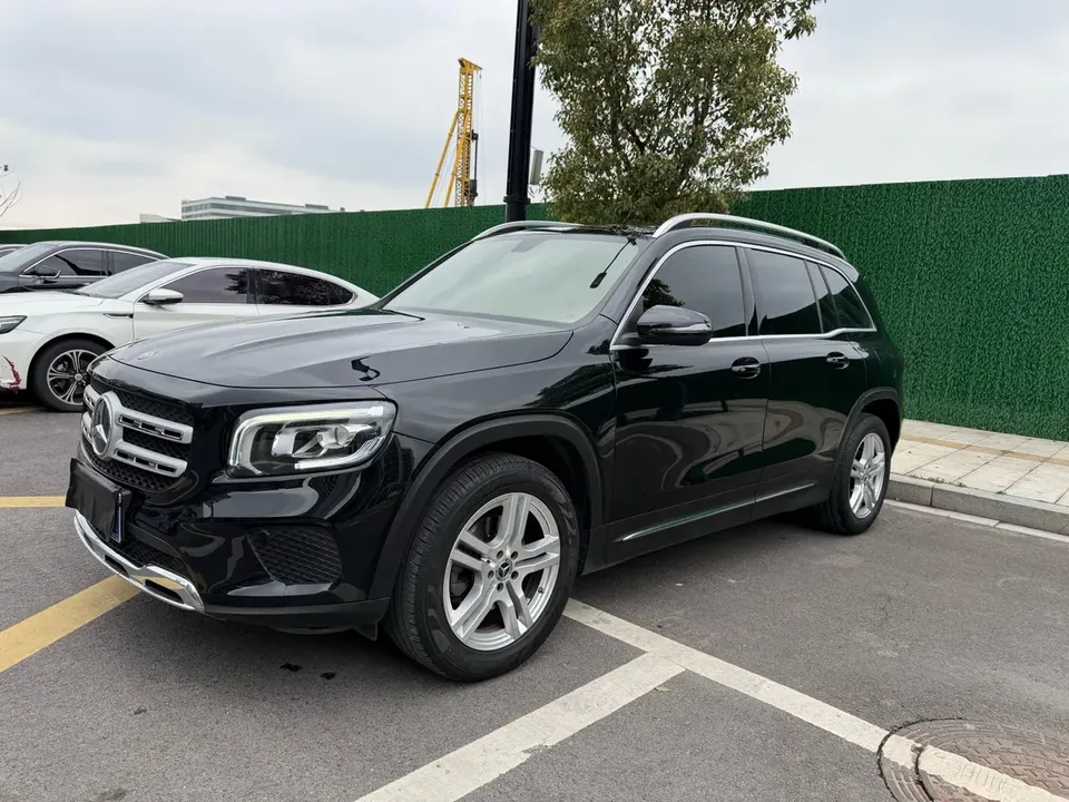 Mercedes-Benz GLB-Class 2023