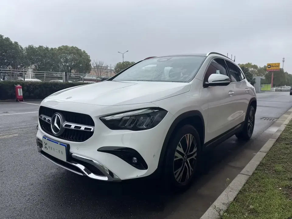 Mercedes-Benz GLA 2024
