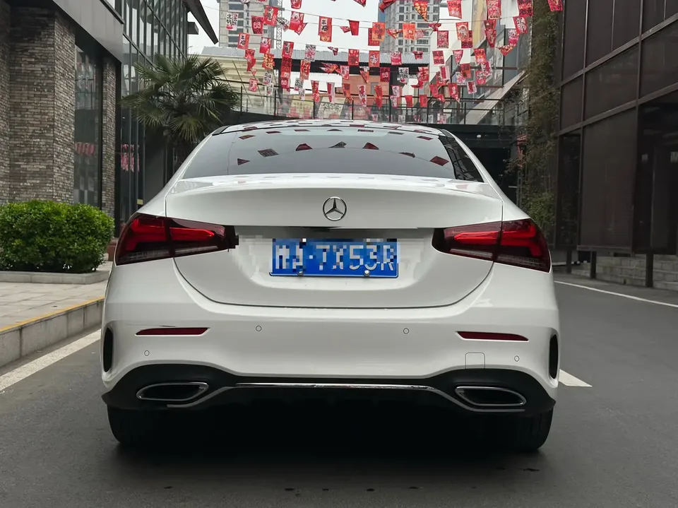 Mercedes-Benz Mercedes Benz A Class second facelift A 200 L sports sedan fashion version 2023 — миниатюра 2
