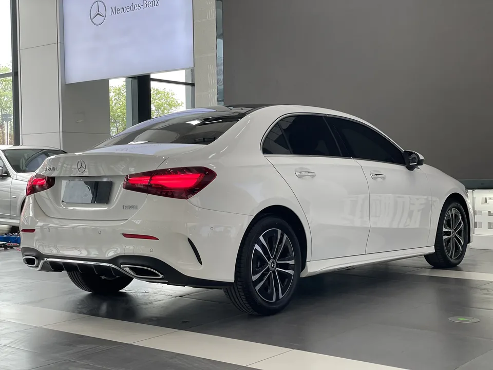 Mercedes-Benz Mercedes Benz A Class Mercedes-Benz A-Class 2023 A 200 L Sports Sedan Dynamic Edition 2024 — миниатюра 2