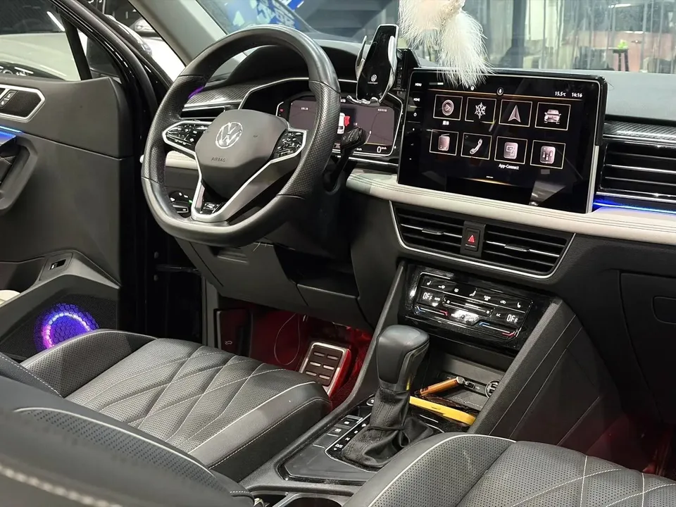 Volkswagen Tiguan L Tiguan L 2022 330TSI Automatic 2WD R-Line Enjoy Edition 2022 — миниатюра 3