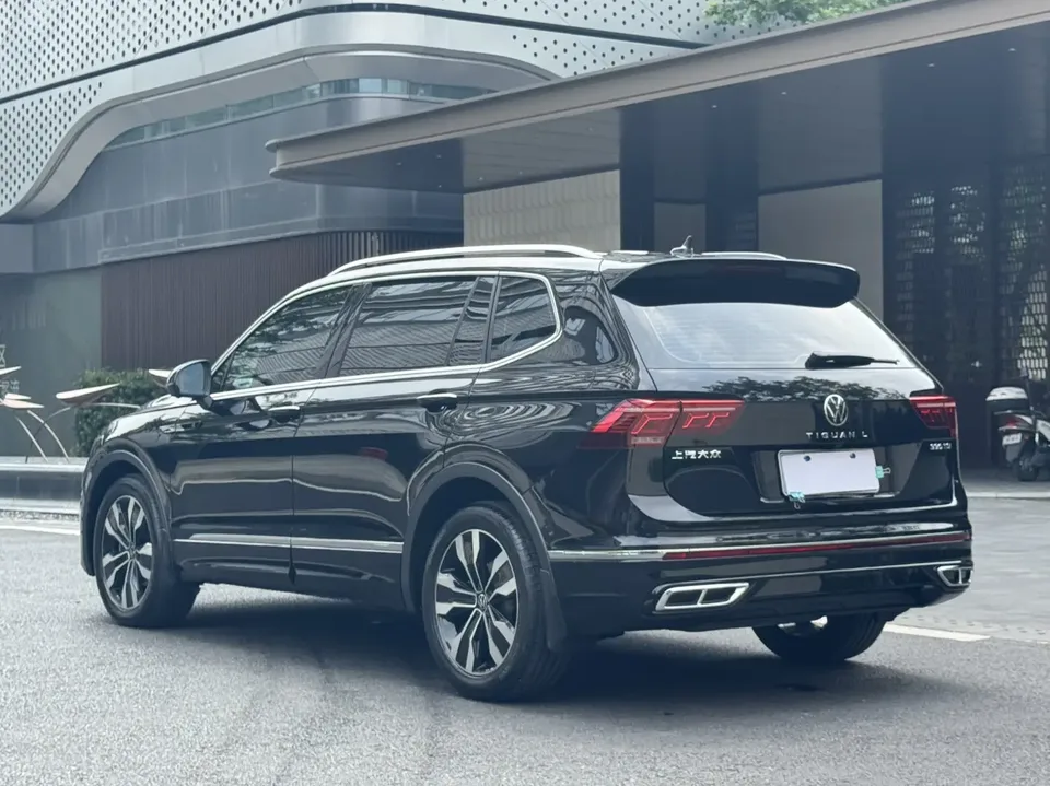 Volkswagen Tiguan L Tiguan L 2024 330TSI 2WD R-Line Enjoy Edition 2024 — миниатюра 2