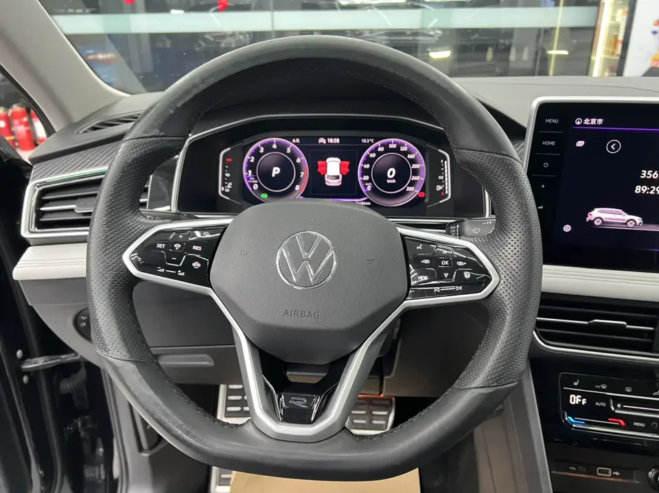 Volkswagen Tiguan L Tiguan L 2022 330TSI Automatic 2WD R-Line Enjoy Edition 2022 — миниатюра 4