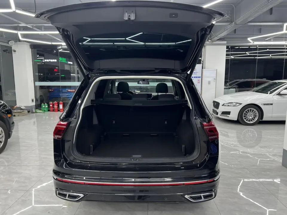 Volkswagen Tiguan L Tiguan L 2022 330TSI Automatic 2WD R-Line Enjoy Edition 2022 — миниатюра 5