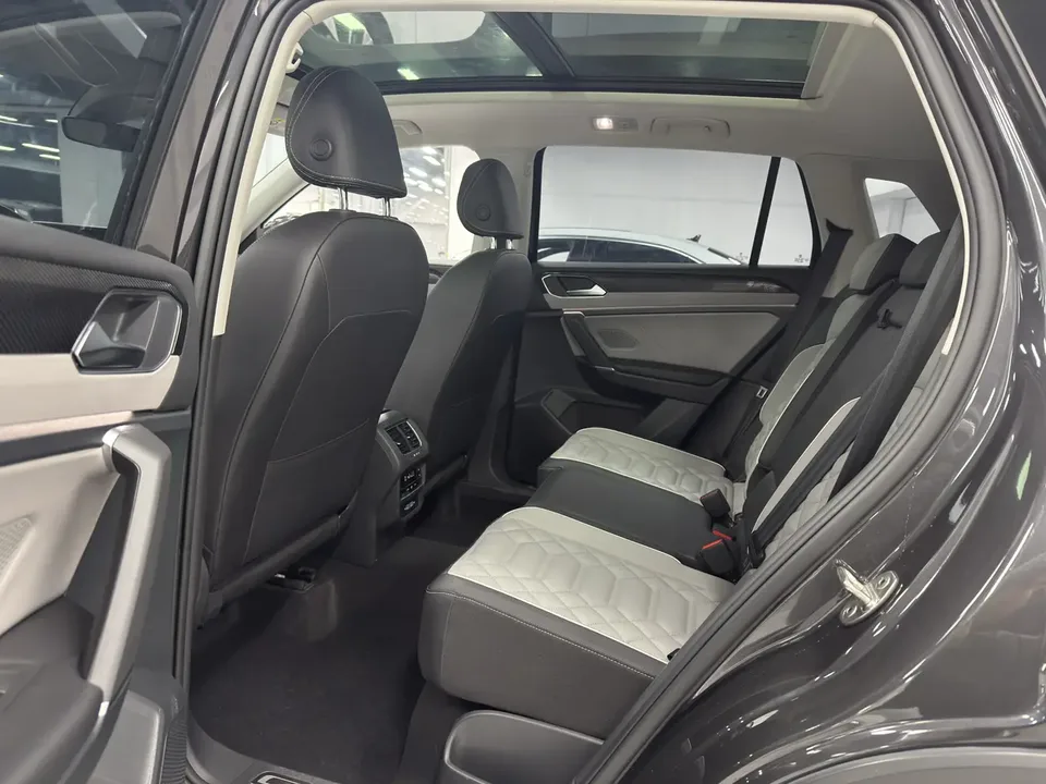 Volkswagen Tayron Tanyue 2023 280TSI 2WD Luxury Plus Advanced Edition 2022 — миниатюра 5