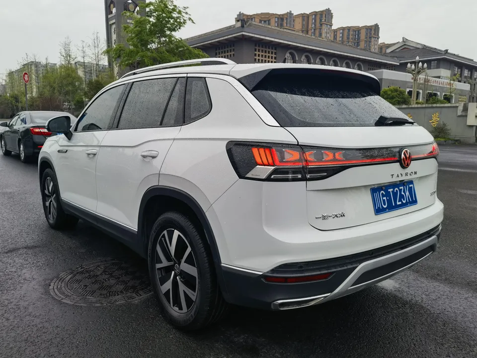 Volkswagen Tayron 300TSI 2WD Luxury Plus Advanced Edition 2023 — миниатюра 2