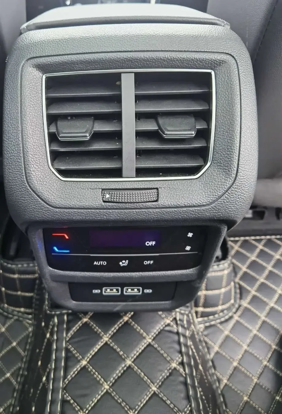 Volkswagen Tayron 300TSI 2WD Luxury Plus Advanced Edition 2023 — миниатюра 4