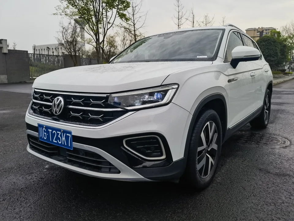 Volkswagen Tayron 300TSI 2WD Luxury Plus Advanced Edition 2023 — фото 1, купить с доставкой в Москву