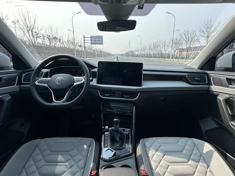 Volkswagen Tayron Tanyue 2023 280TSI 2WD Luxury Plus Advanced Edition 2022 — миниатюра 4
